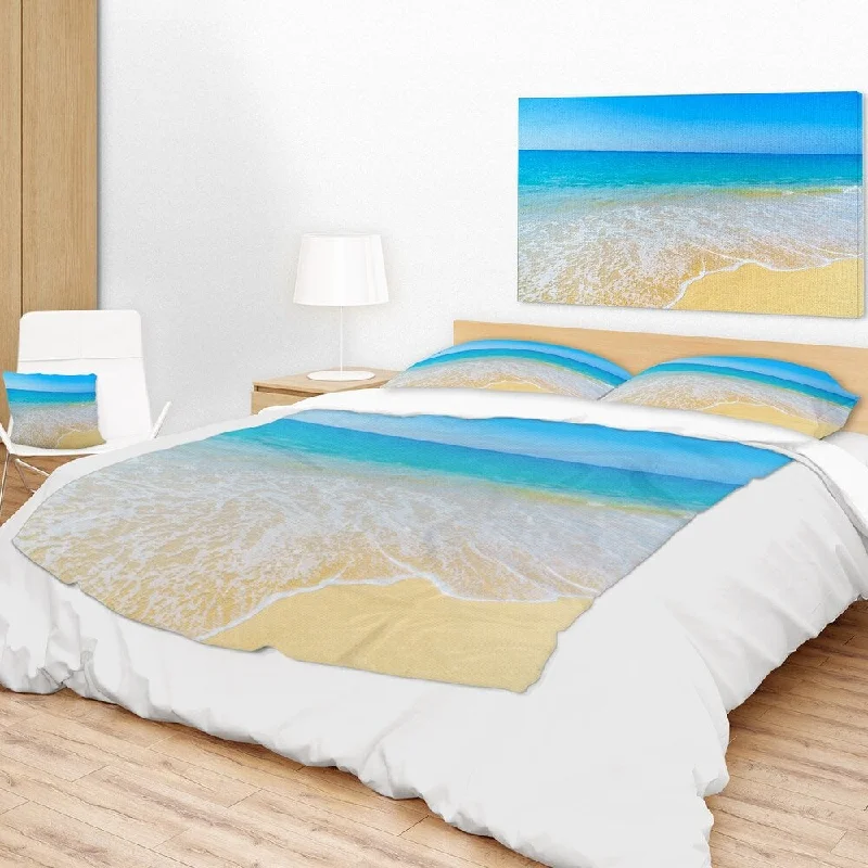 Cotton blankets for breathability and a lightweight feelDesignart 'Calm Blue Sea Waves' Seascape Throw Blanket Cotton blankets for breathability and a lightweight feelDesignart 'Calm Blue Sea Waves' Seascape Throw Blanket