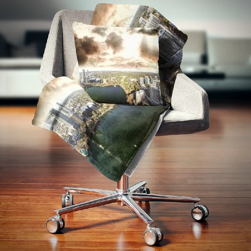 Fleece blankets for a cozy and plush textureDesignart 'Downtown Orlando Sunset Aerial' Seascape Throw Blanket Fleece blankets for a cozy and plush textureDesignart 'Downtown Orlando Sunset Aerial' Seascape Throw Blanket