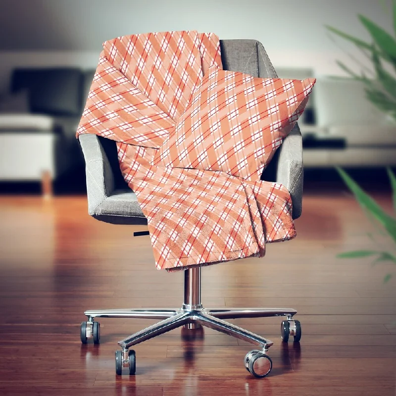 Fleece blankets for a cozy and plush textureDesignart' Retro Checkered Pattern I' Modern Throw Blanket - 71x59 Fleece blankets for a cozy and plush textureDesignart' Retro Checkered Pattern I' Modern Throw Blanket - 71x59