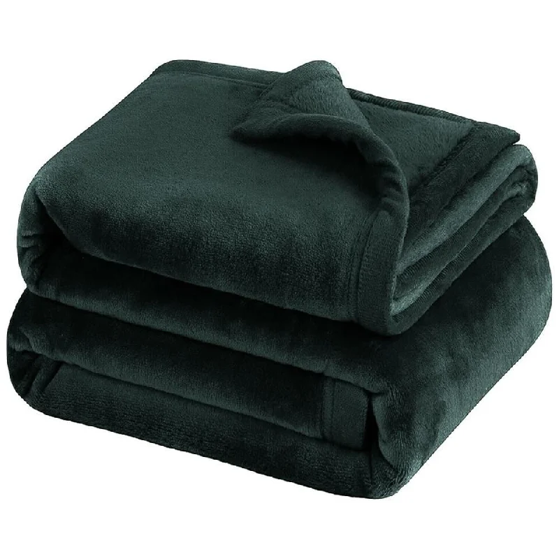 Microfiber blankets that are durable and easy to care forQueen Size Reversible Faux Fur Fleece Bed Blanket Emerald