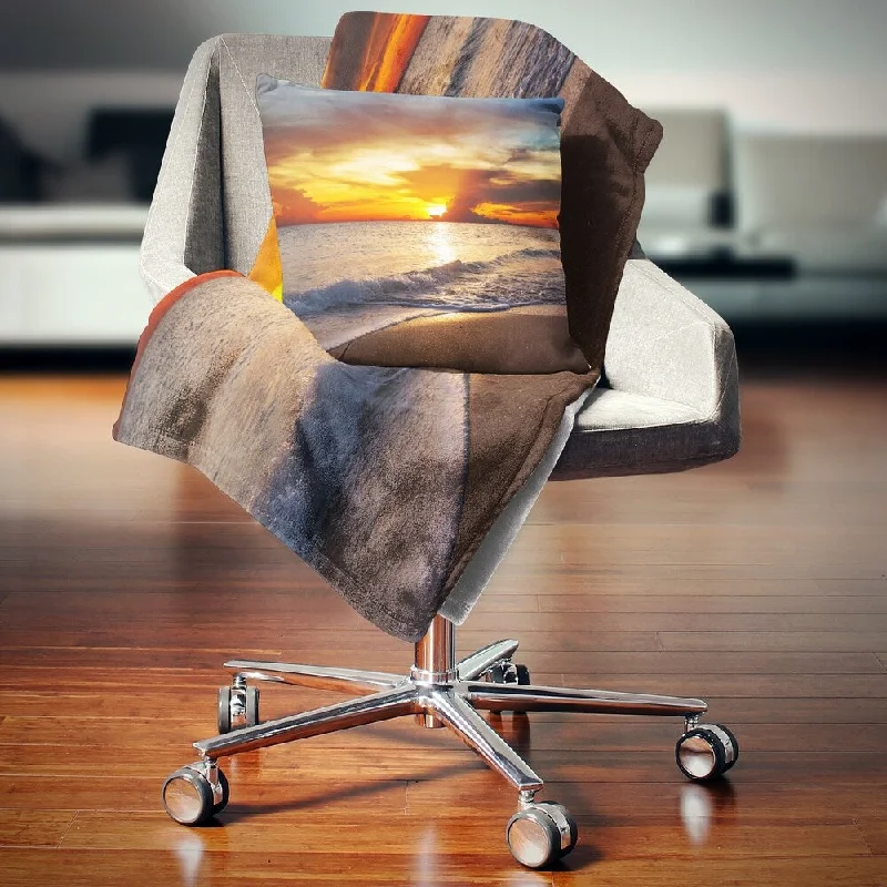Mohair blankets with a unique sheen and softnessDesignart 'Yellow Sunset over Gloomy Beach' Modern Beach Throw Blanket Mohair blankets with a unique sheen and softnessDesignart 'Yellow Sunset over Gloomy Beach' Modern Beach Throw Blanket