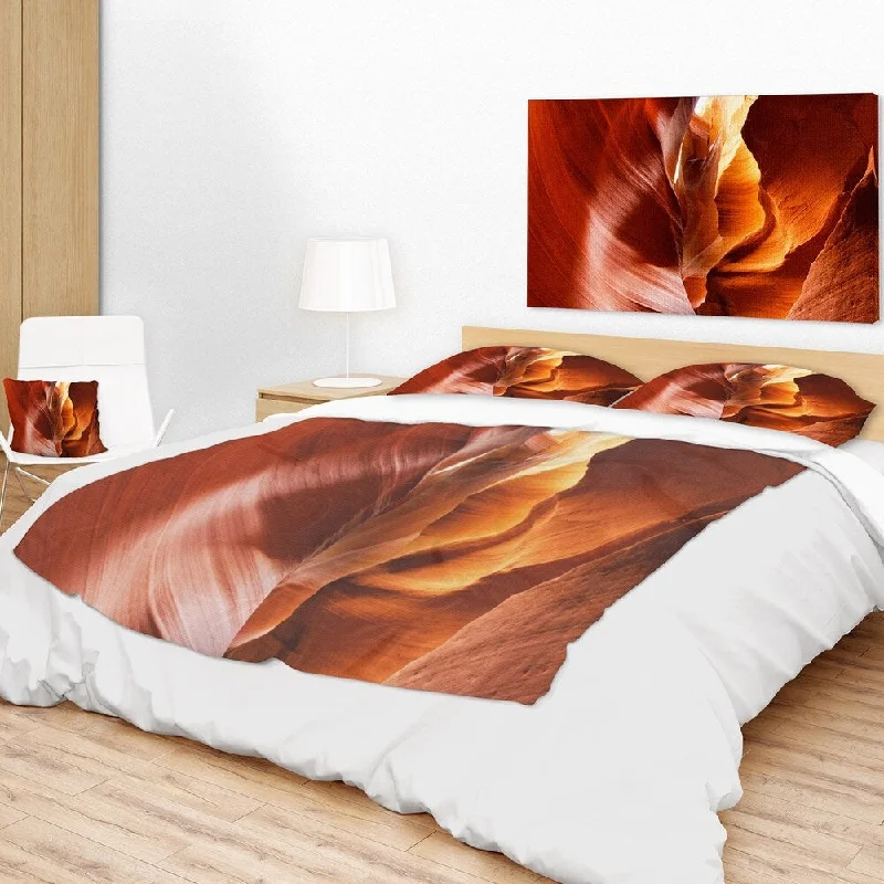 King - size blankets to cover large beds comfortablyDesignart 'Sunshine in Antelope Canyon' Landscape Photo Throw Blanket King - size blankets to cover large beds comfortablyDesignart 'Sunshine in Antelope Canyon' Landscape Photo Throw Blanket