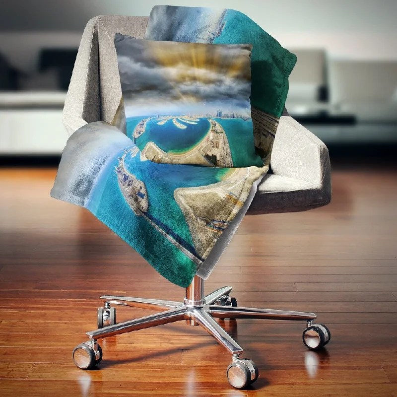 Mohair blankets with a unique sheen and softnessDesignart 'Dubai Jumeirah Palm Aerial View' Seascape Throw Blanket Mohair blankets with a unique sheen and softnessDesignart 'Dubai Jumeirah Palm Aerial View' Seascape Throw Blanket