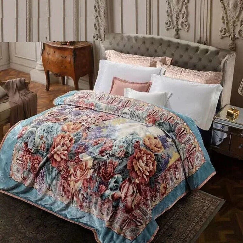Chenille blankets with a thick and fuzzy textureKing Size Floral Mink Fleece Organic Blanket Reversible Blue Chenille blankets with a thick and fuzzy textureKing Size Floral Mink Fleece Organic Blanket Reversible Blue