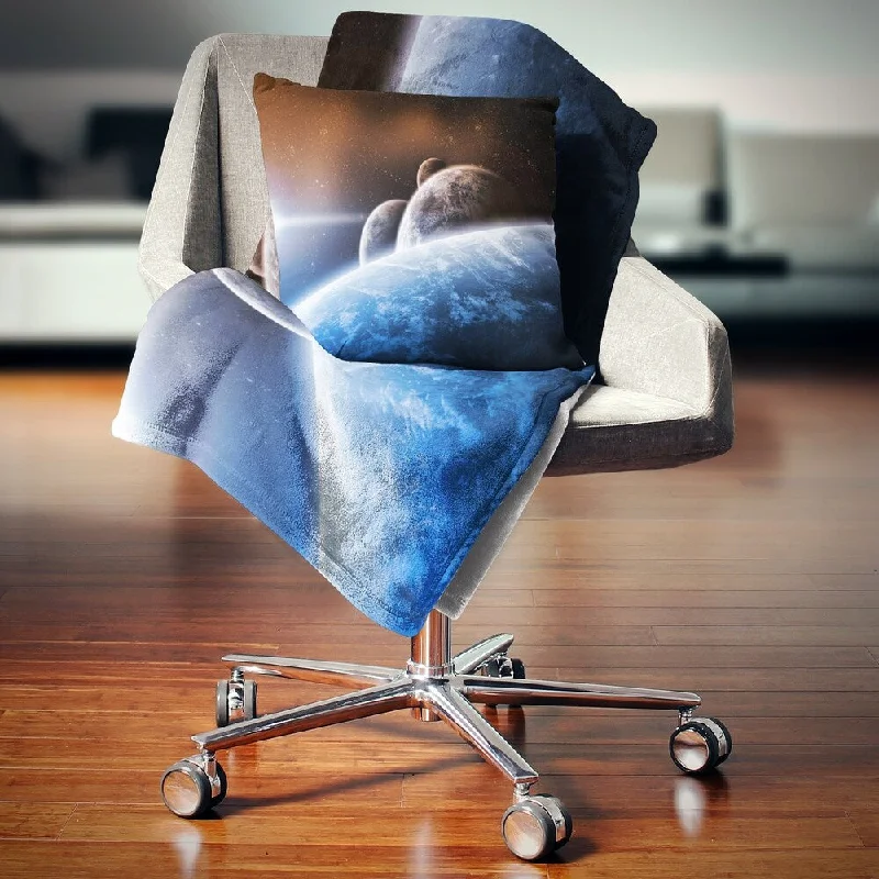 Queen - size blankets for standard - sized bedsDesignart 'Space Planet Landscape' Abstract Throw Blanket