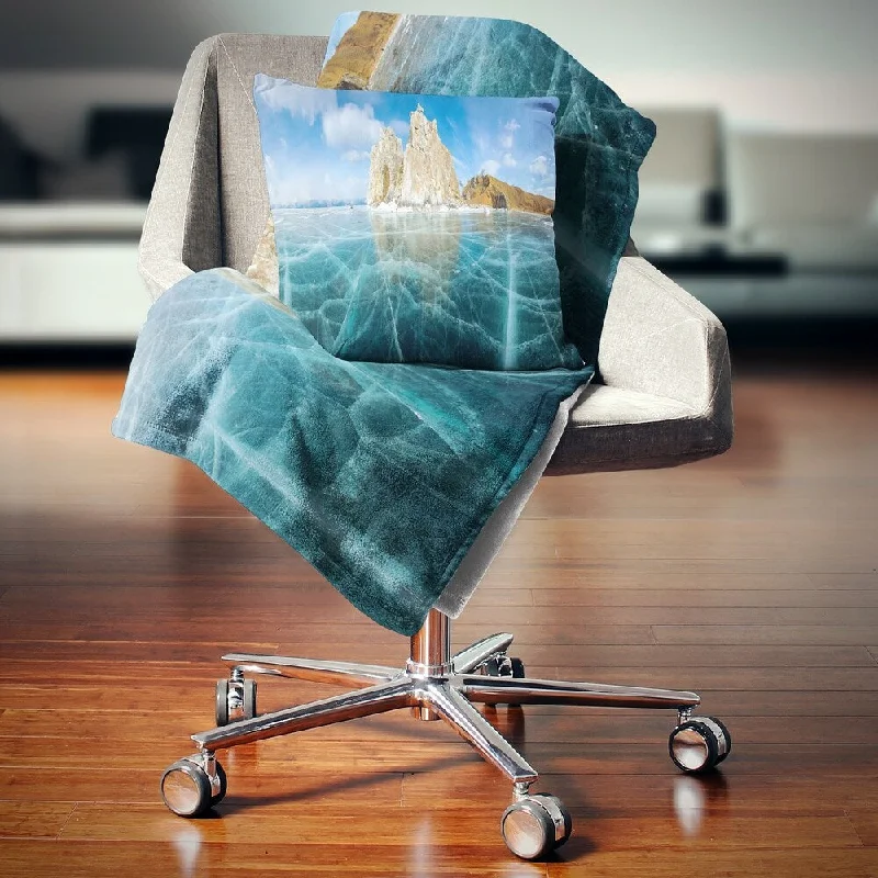 Mohair blankets with a unique sheen and softnessDesignart 'Lake Baikal Ice and Rocks Panorama' Seascape Throw Blanket Mohair blankets with a unique sheen and softnessDesignart 'Lake Baikal Ice and Rocks Panorama' Seascape Throw Blanket