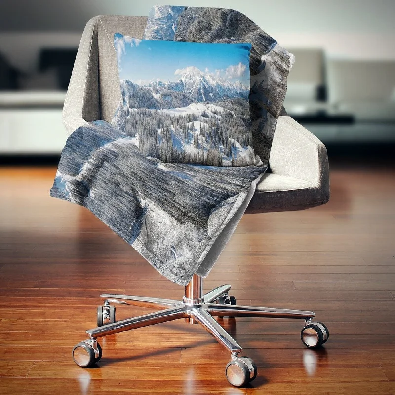 Acrylic blankets for a soft and affordable alternativeDesignart 'Austrian Alps Winter Panorama' Landscape Fleece Throw Blanket Acrylic blankets for a soft and affordable alternativeDesignart 'Austrian Alps Winter Panorama' Landscape Fleece Throw Blanket