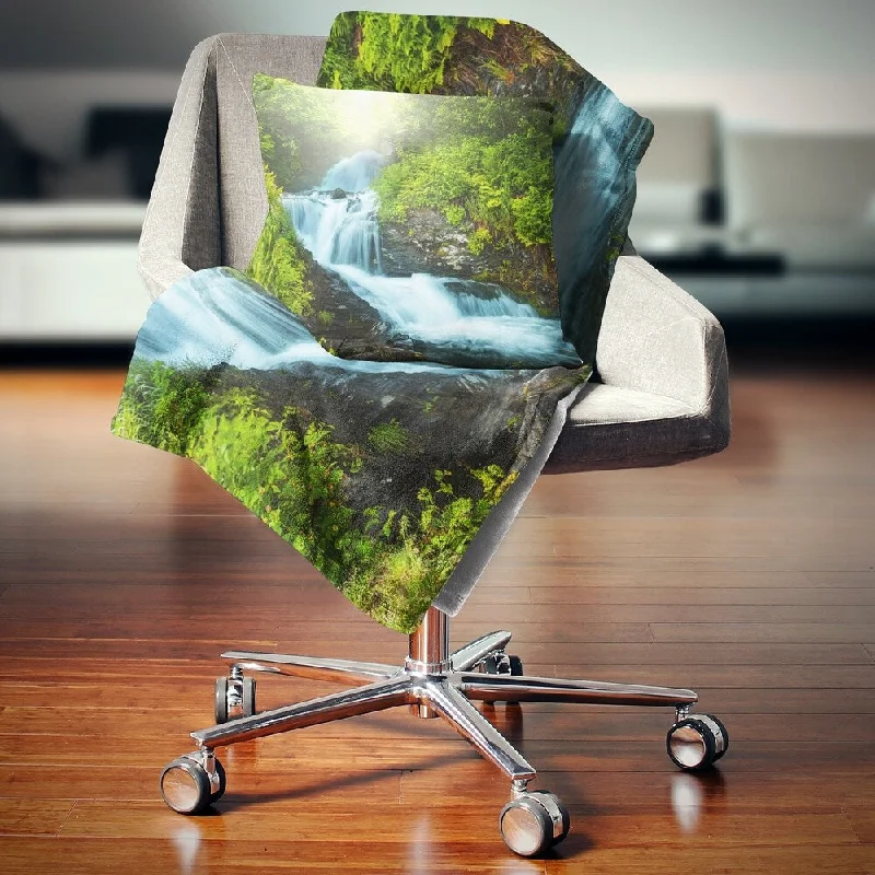 Microfiber blankets that are durable and easy to care forDesignart 'Wonderful Creek in Green Forest' Landscape Fleece Throw Blanket Microfiber blankets that are durable and easy to care forDesignart 'Wonderful Creek in Green Forest' Landscape Fleece Throw Blanket