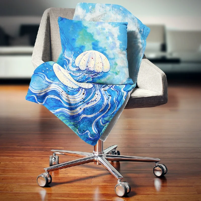 Acrylic blankets for a soft and affordable alternativeDesignart 'Large Jellyfish Watercolor' Abstract Throw Blanket