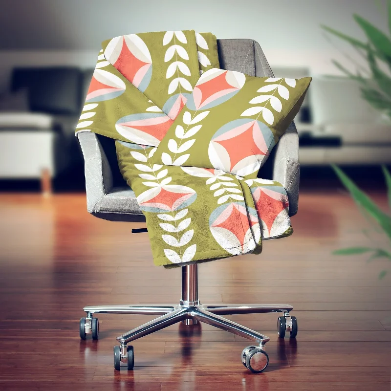 Alpaca wool blankets for a hypoallergenic and warm optionDesignart' Retro Botanical Pattern I' Modern Throw Blanket - 71x59 Alpaca wool blankets for a hypoallergenic and warm optionDesignart' Retro Botanical Pattern I' Modern Throw Blanket - 71x59