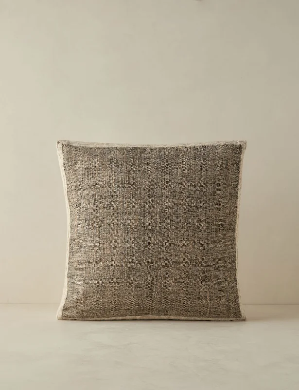 Adjustable Pillows for Customized ComfortTravel Pillows for Long JourneysLaba Linen Silk Box Pillow by DISC Interiors Adjustable Pillows for Customized ComfortTravel Pillows for Long JourneysLaba Linen Silk Box Pillow by DISC Interiors