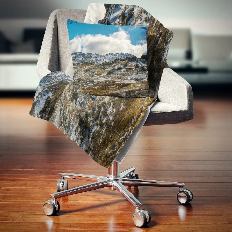 Wool blankets with natural warmth and insulationDesignart 'Wide View of Kosciuszko National Park' Seashore Throw Blanket