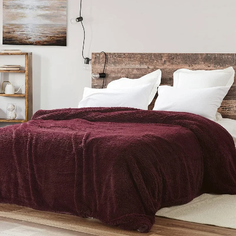 Silk blankets with a smooth and elegant touchPuts This To Sleep® - Coma Inducer® Bed Blanket - Burgundy Silk blankets with a smooth and elegant touchPuts This To Sleep® - Coma Inducer® Bed Blanket - Burgundy