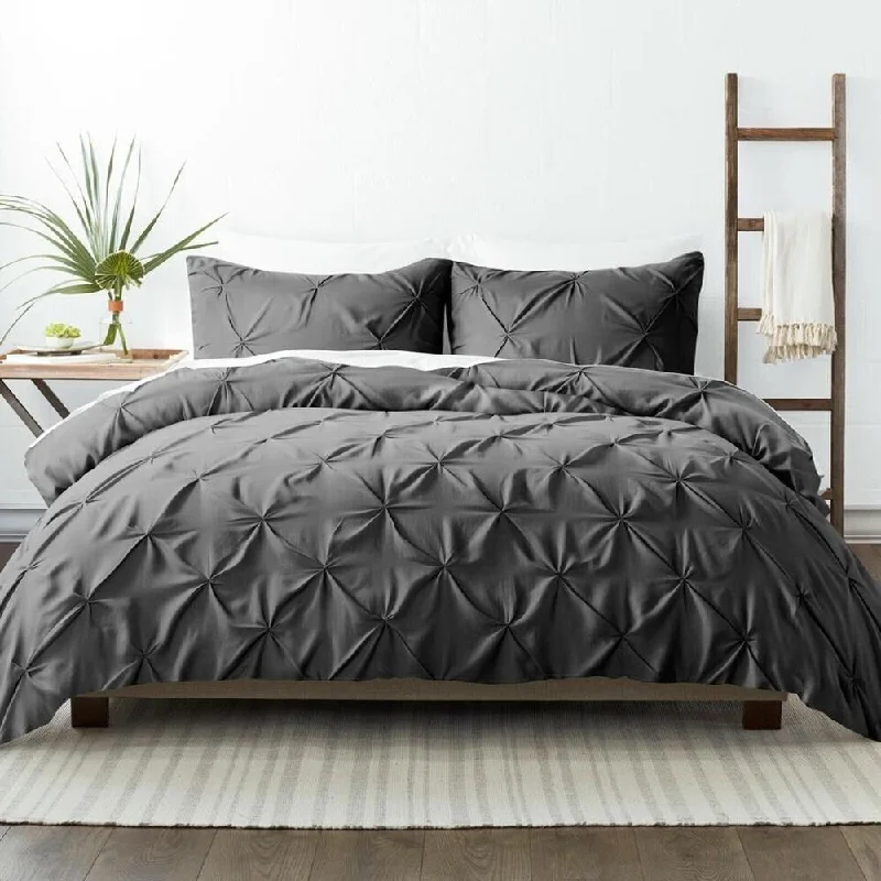 Microfiber blankets that are durable and easy to care forKing/Cal King Pinch Pleat Duvet Cover Set Grey Microfiber blankets that are durable and easy to care forKing/Cal King Pinch Pleat Duvet Cover Set Grey