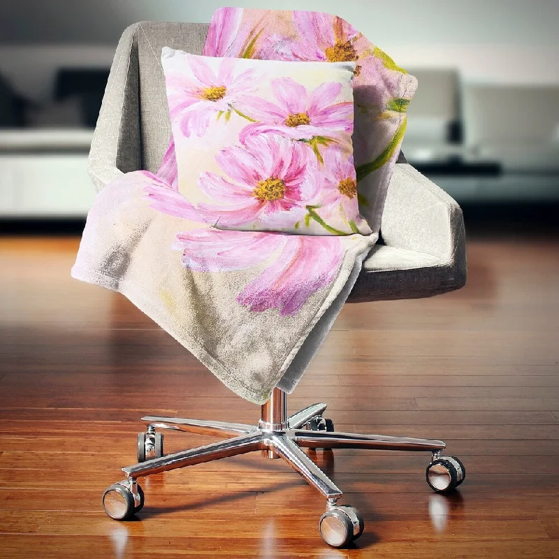 Fleece blankets for a cozy and plush textureDesignart 'Blooming Pink Cosmos Flowers' Floral Throw Blanket Fleece blankets for a cozy and plush textureDesignart 'Blooming Pink Cosmos Flowers' Floral Throw Blanket