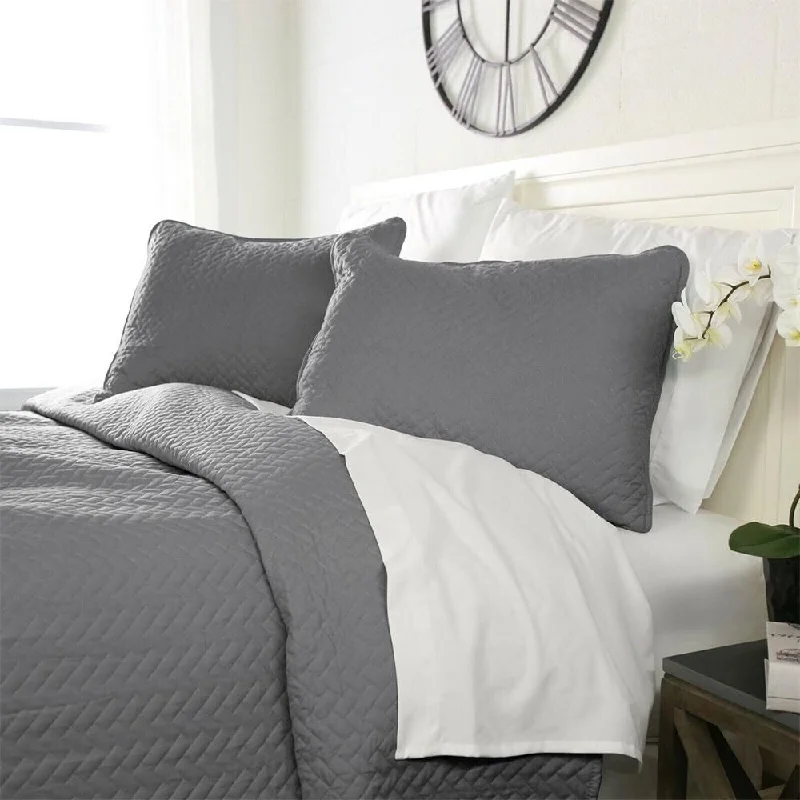 Recycled polyester blankets for an eco - conscious option3pc King/Cal King Luxury Herring Quilted Coverlet Set Ash Grey Recycled polyester blankets for an eco - conscious option3pc King/Cal King Luxury Herring Quilted Coverlet Set Ash Grey