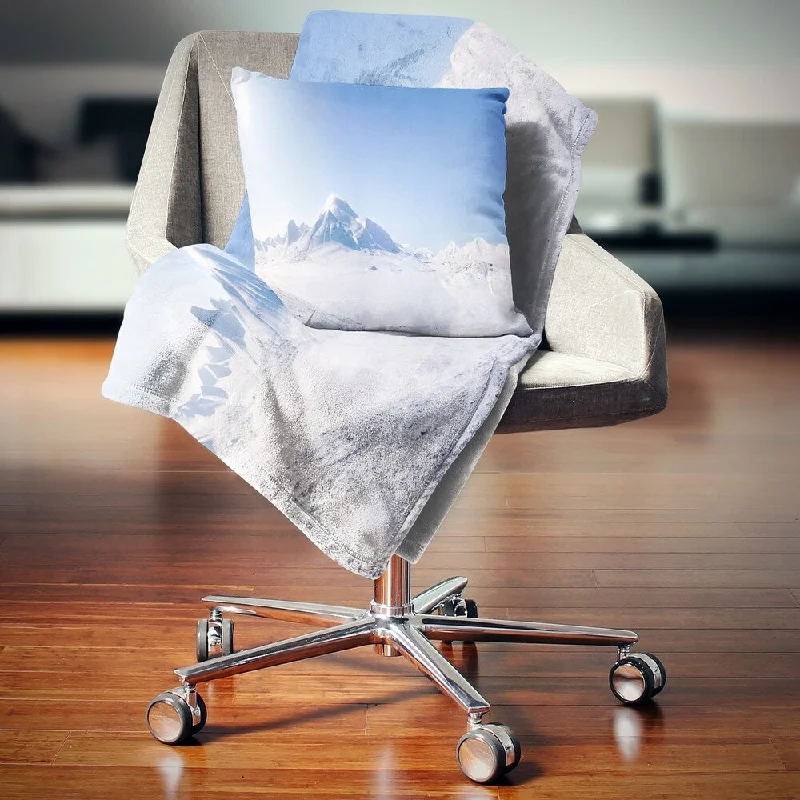 King - size blankets to cover large beds comfortablyDesignart 'Vacant Winter Land Panorama' Landscape Fleece Throw Blanket King - size blankets to cover large beds comfortablyDesignart 'Vacant Winter Land Panorama' Landscape Fleece Throw Blanket