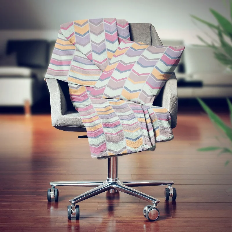 Queen - size blankets for standard - sized bedsDesignart' Abstract Geometrical Design X' Modern Throw Blanket - 71x59 Queen - size blankets for standard - sized bedsDesignart' Abstract Geometrical Design X' Modern Throw Blanket - 71x59