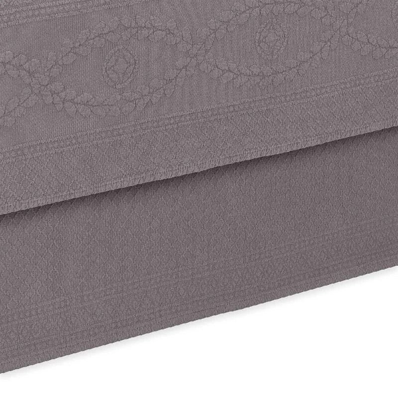 Bed skirts with a paisley print for an exotic feelWilliamsburg Abby Grey Full Bed Skirt Bed skirts with a paisley print for an exotic feelWilliamsburg Abby Grey Full Bed Skirt