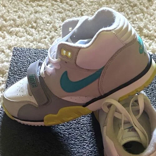 Bed skirts with a tropical print for a vacation - inspired feelNike Air Trainer 1 Mid Citron New 7.5 Women's NEW Bed skirts with a tropical print for a vacation - inspired feelNike Air Trainer 1 Mid Citron New 7.5 Women's NEW