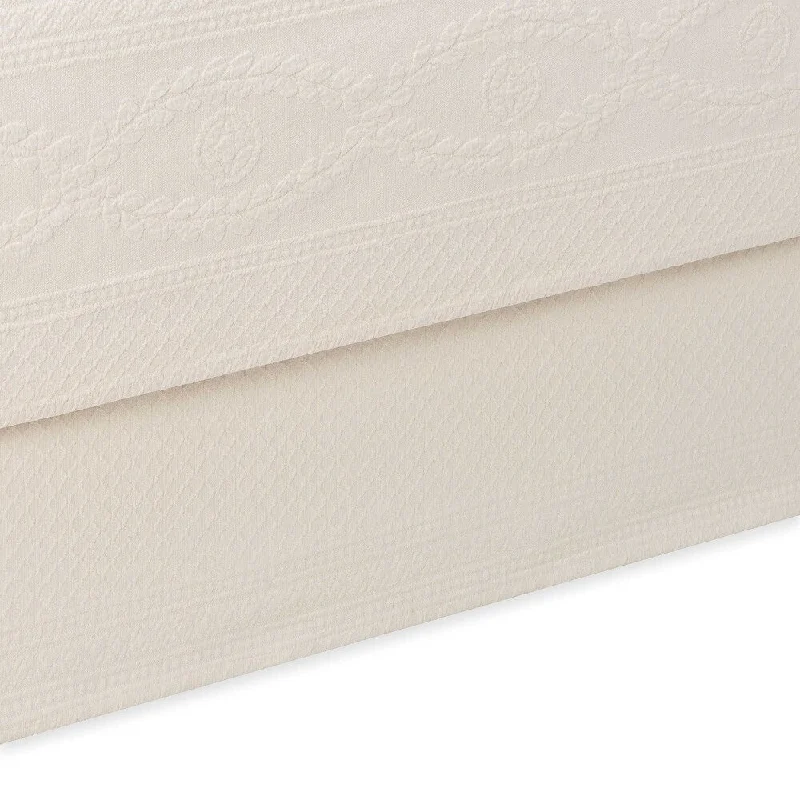 Linen bed skirts for a natural and rustic feelWilliamsburg Abby Ivory King Bed Skirt Linen bed skirts for a natural and rustic feelWilliamsburg Abby Ivory King Bed Skirt