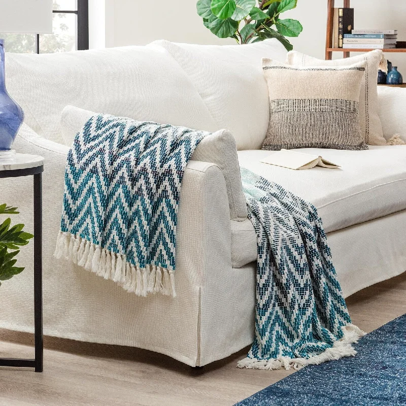 Queen - size blankets for standard - sized bedsChanasya Chevron Cotton Throw Blanket with Tassels Queen - size blankets for standard - sized bedsChanasya Chevron Cotton Throw Blanket with Tassels