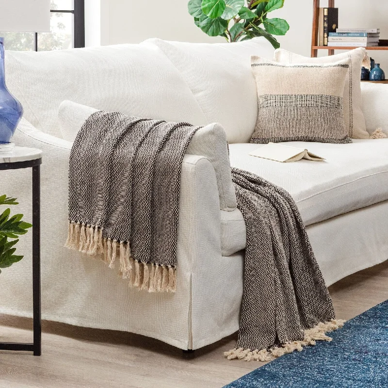 Silk blankets with a smooth and elegant touchChanasya ZigZag Black White Cotton Throw Blanket with Tassels