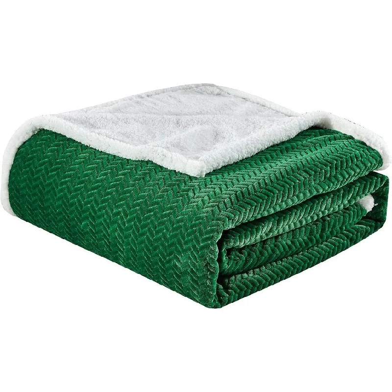 Cotton blankets for breathability and a lightweight feelDécor&More HomeEssentials Extra Heavy and Plush Chevron Braided Queen Size Microplush Blanket with Sherpa Backing 90x90 - Green Cotton blankets for breathability and a lightweight feelDécor&More HomeEssentials Extra Heavy and Plush Chevron Braided Queen Size Microplush Blanket with Sherpa Backing 90x90 - Green