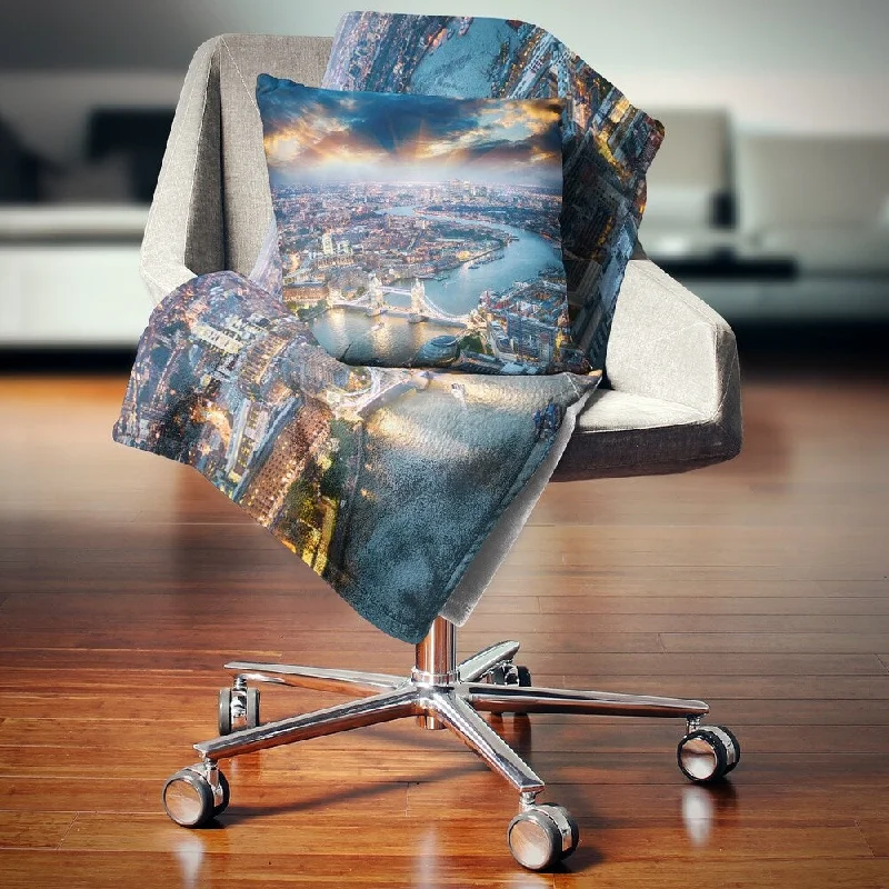 Fleece blankets for a cozy and plush textureDesignart 'Aerial View of London at Dusk' Cityscape Photo Throw Blanket