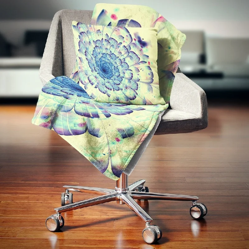 Chenille blankets with a thick and fuzzy textureDesignart 'Blue Fractal Flower with Red Details' Abstract Throw Blanket