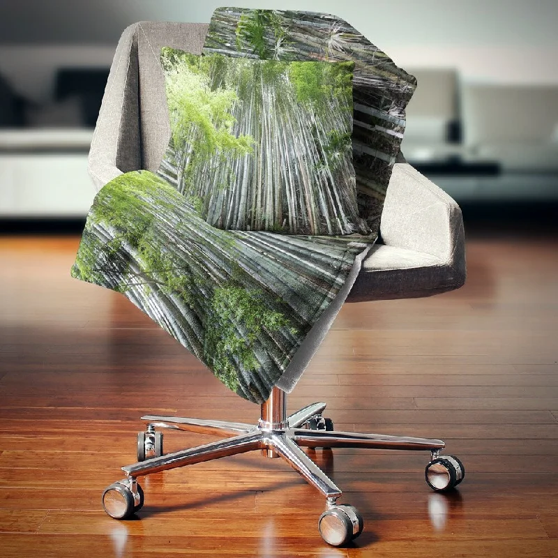 Mohair blankets with a unique sheen and softnessDesignart 'Dense Bamboo Forest of Japan' Forest Throw Blanket