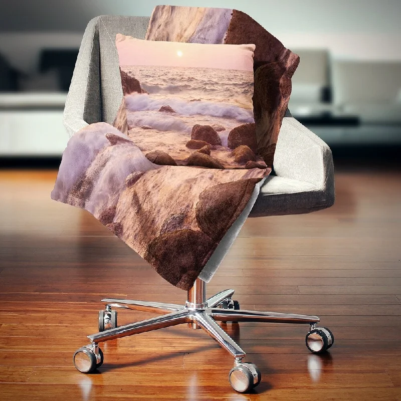 Mohair blankets with a unique sheen and softnessDesignart 'Foam Waves Hitting Rocky Coast' Seashore Throw Blanket