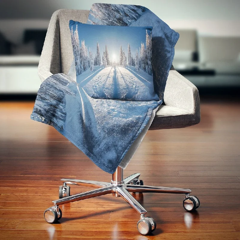 Synthetic fiber blend blankets for a budget - friendly choiceDesignart 'Majestic White Winter Landscape' Landscape Fleece Throw Blanket