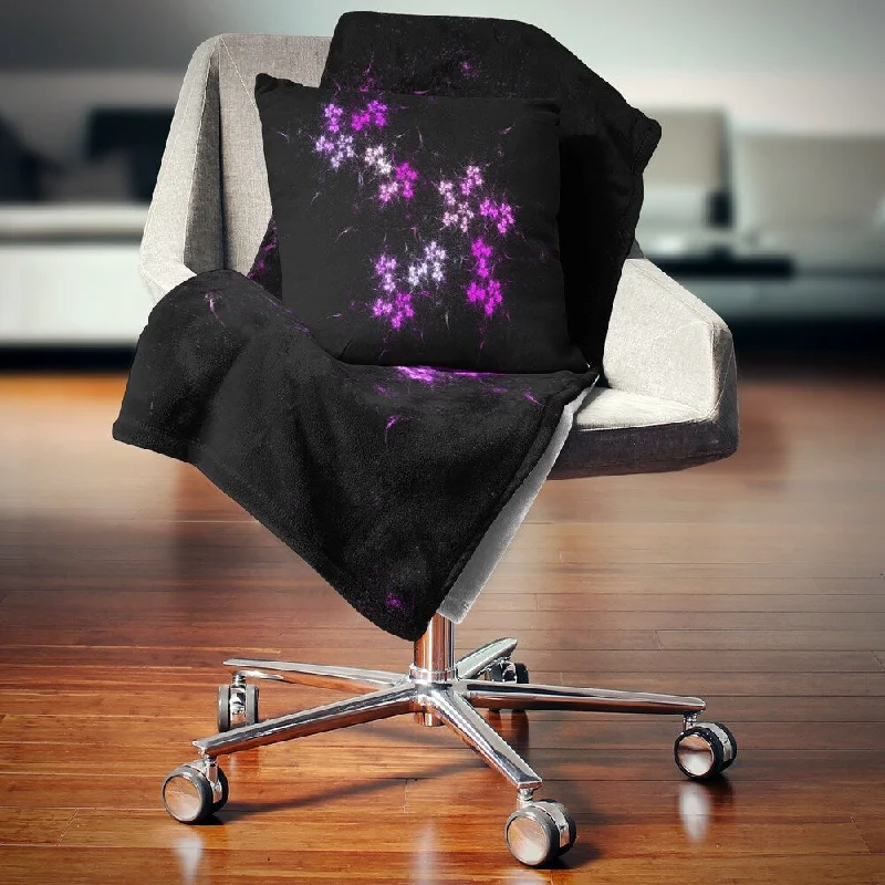 Fleece blankets for a cozy and plush textureDesignart 'Placer Stars in Distant Galaxy' Abstract Throw Blanket