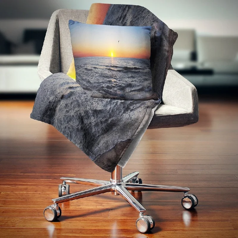 Acrylic blankets for a soft and affordable alternativeDesignart 'Sunrise at Sea Panorama' Photography Throw Blanket