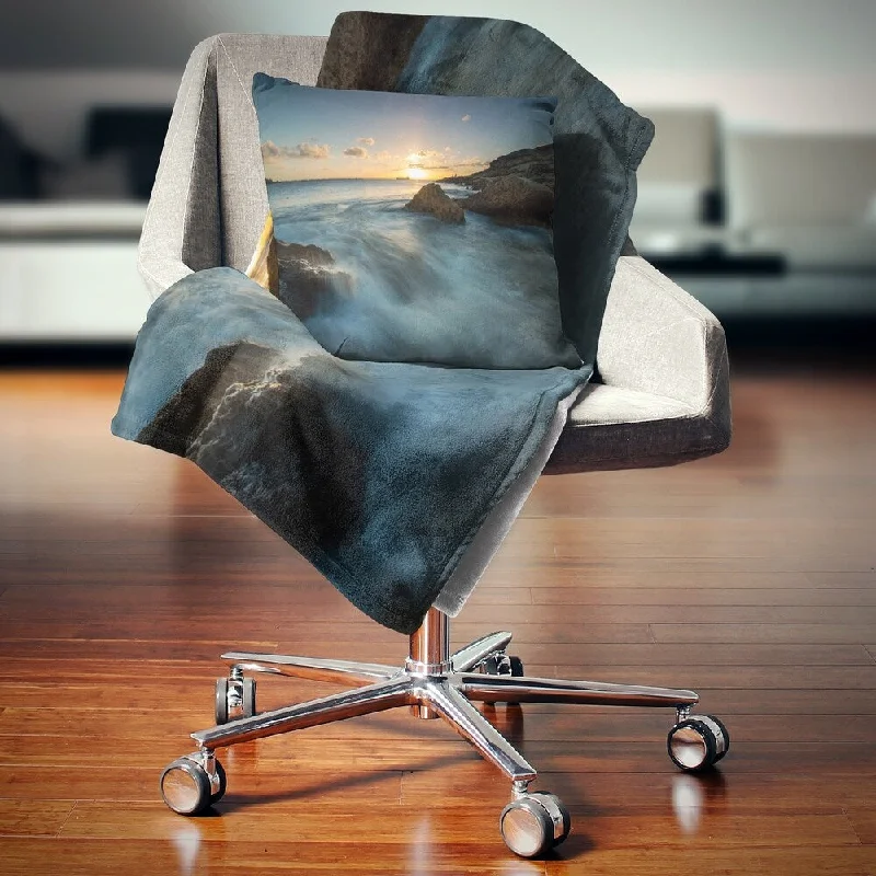 Synthetic fiber blend blankets for a budget - friendly choiceDesignart 'Sydney Seashore at Sunset' Seascape Throw Blanket