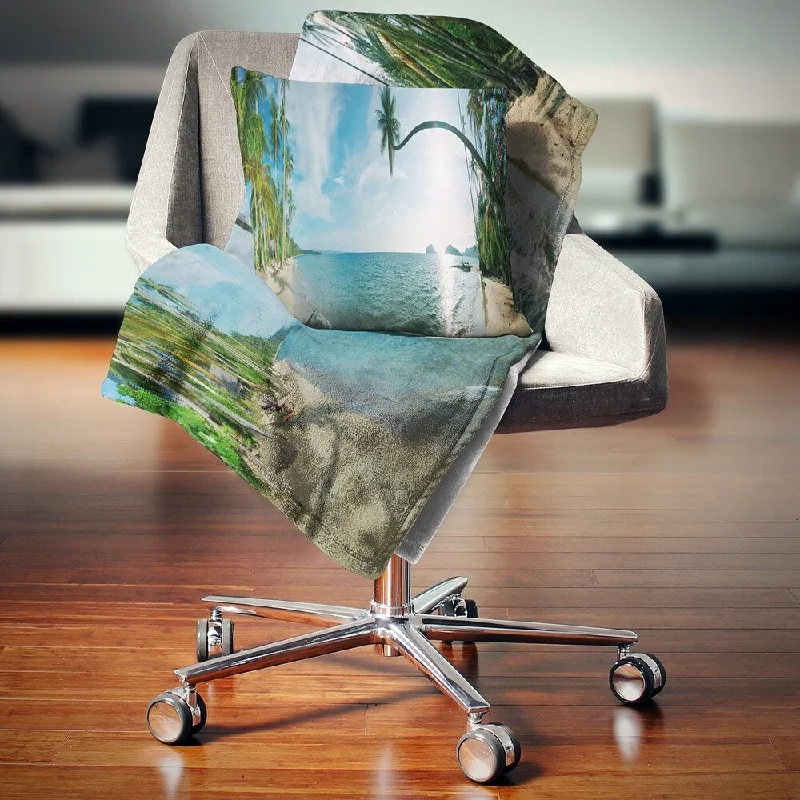Mohair blankets with a unique sheen and softnessDesignart 'Tropical Beach Panorama' Photography Throw Blanket