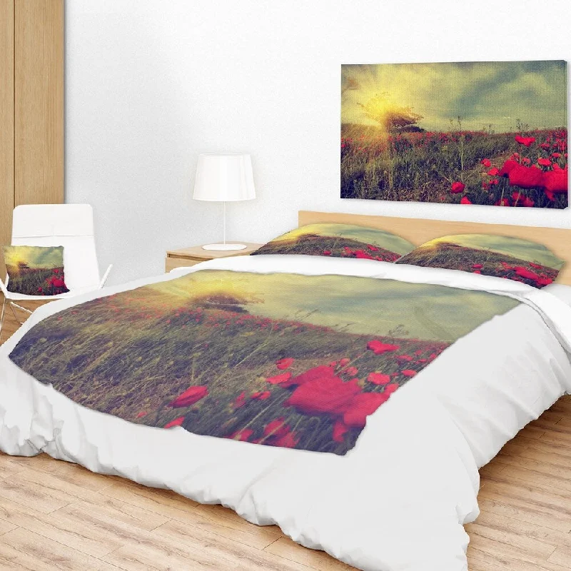 King - size blankets to cover large beds comfortablyDesignart 'Vintage Photo of Poppies at Sunset' Floral Throw Blanket