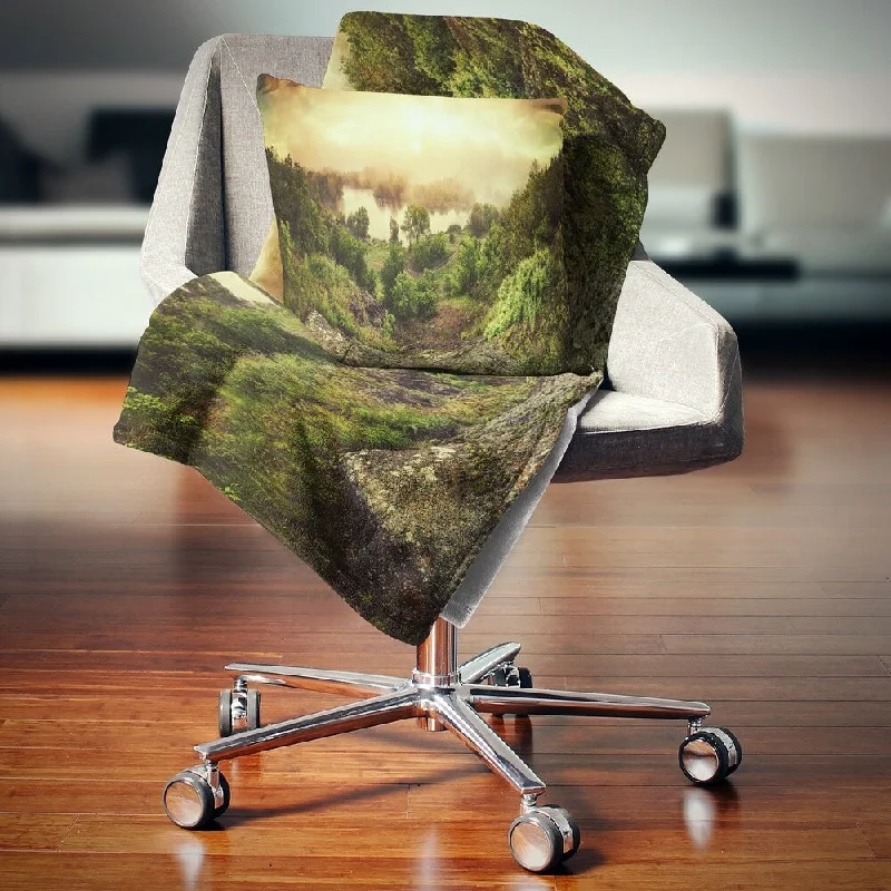 Acrylic blankets for a soft and affordable alternativeDesignart 'Vintage Raising' Landscape Photography Throw Blanket