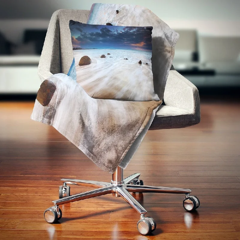 Bamboo fiber blankets with natural antibacterial propertiesDesignart 'Waves Flowing Over Boulders' Seashore Photo Throw Blanket