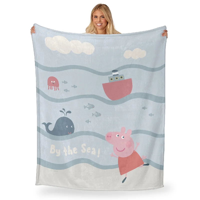 Fleece blankets for a cozy and plush textureHasbro Peppa Pig Silk Touch Throw Blanket Fleece blankets for a cozy and plush textureHasbro Peppa Pig Silk Touch Throw Blanket