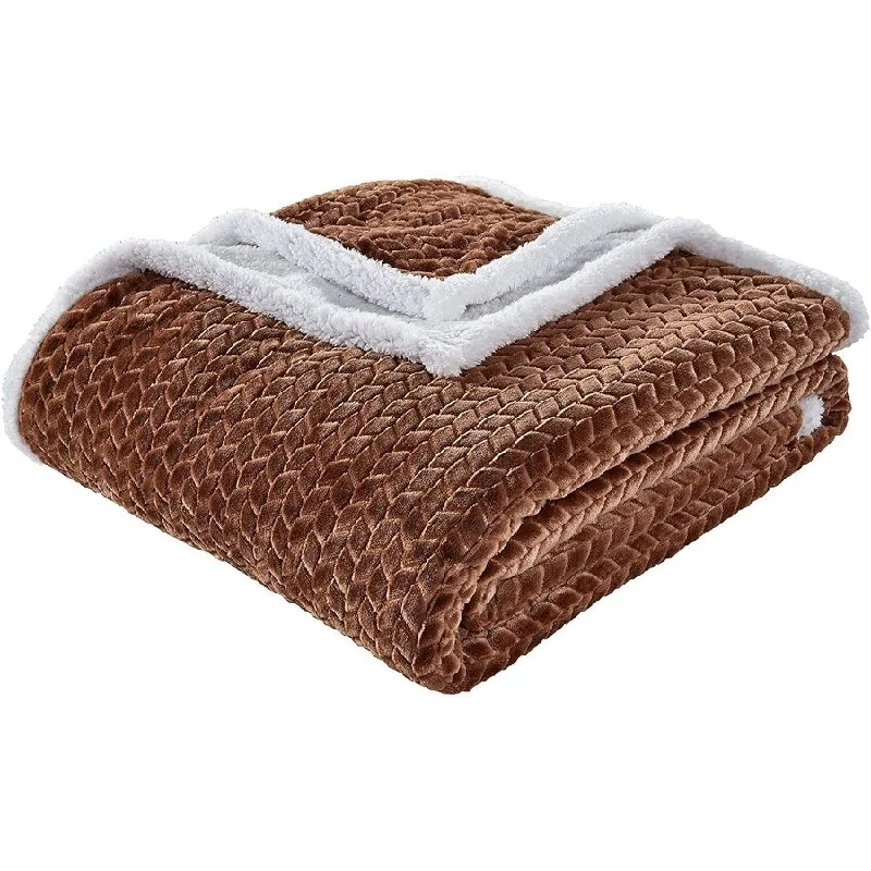 Silk blankets with a smooth and elegant touchHome Essentials by Décor&More Braided Sherpa Blanket Silk blankets with a smooth and elegant touchHome Essentials by Décor&More Braided Sherpa Blanket