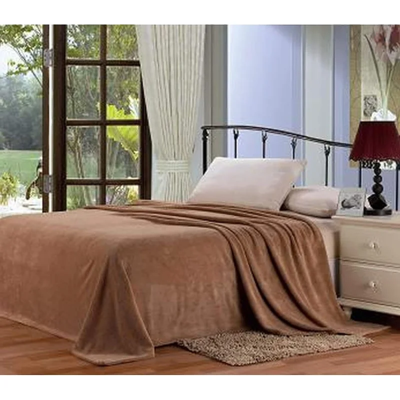 Alpaca wool blankets for a hypoallergenic and warm optionHome Essentials by Décor&More Solid Microplush Blanket Alpaca wool blankets for a hypoallergenic and warm optionHome Essentials by Décor&More Solid Microplush Blanket