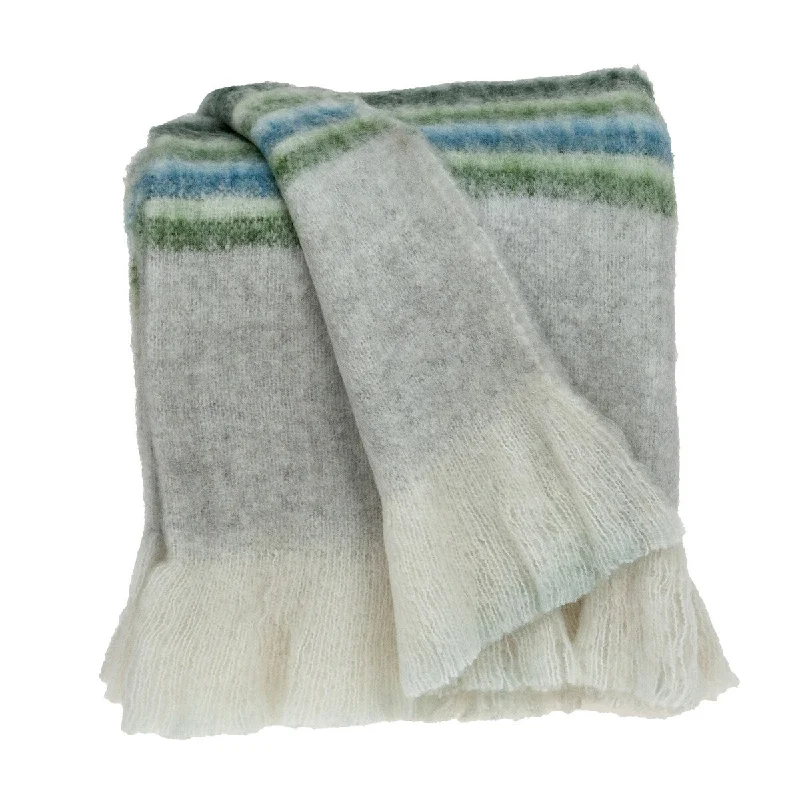 Silk blankets with a smooth and elegant touchHomeroots Parkland Collection Raquel Transitional Multi 52" x 67" WOVEN HANDLOOM Throw Silk blankets with a smooth and elegant touchHomeroots Parkland Collection Raquel Transitional Multi 52" x 67" WOVEN HANDLOOM Throw