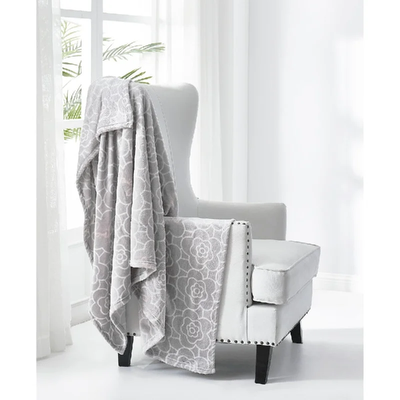 Bamboo fiber blankets with natural antibacterial propertiesJuicy Couture Flower Grid 50" x 70" Plush Throw Bamboo fiber blankets with natural antibacterial propertiesJuicy Couture Flower Grid 50" x 70" Plush Throw