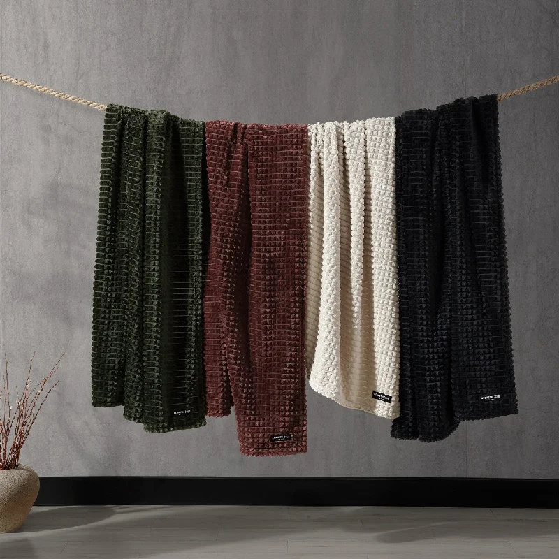 Linen blankets with a rustic and textured lookKenneth Cole Textured Solid Plush Throw Blanket Linen blankets with a rustic and textured lookKenneth Cole Textured Solid Plush Throw Blanket