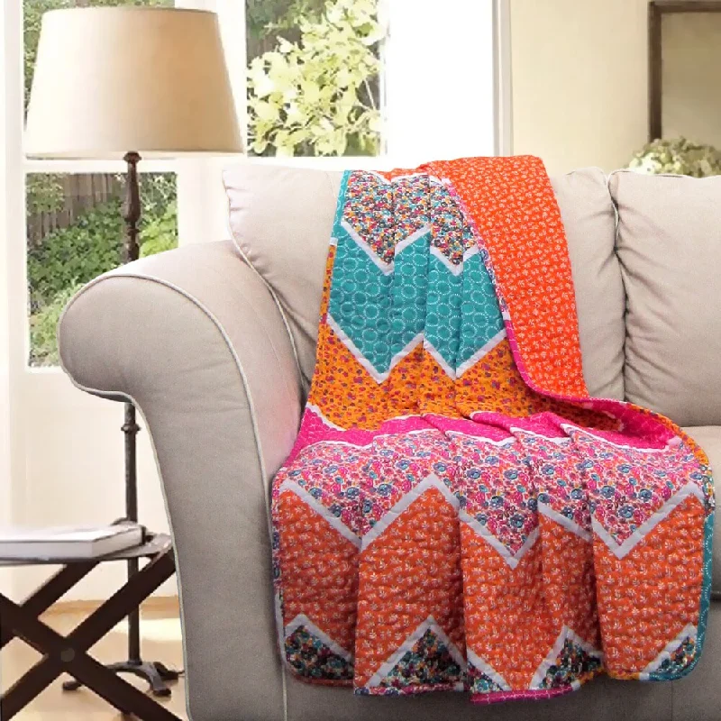 Chenille blankets with a thick and fuzzy textureLush Decor Everlyn Chevron Throw Blanket Chenille blankets with a thick and fuzzy textureLush Decor Everlyn Chevron Throw Blanket