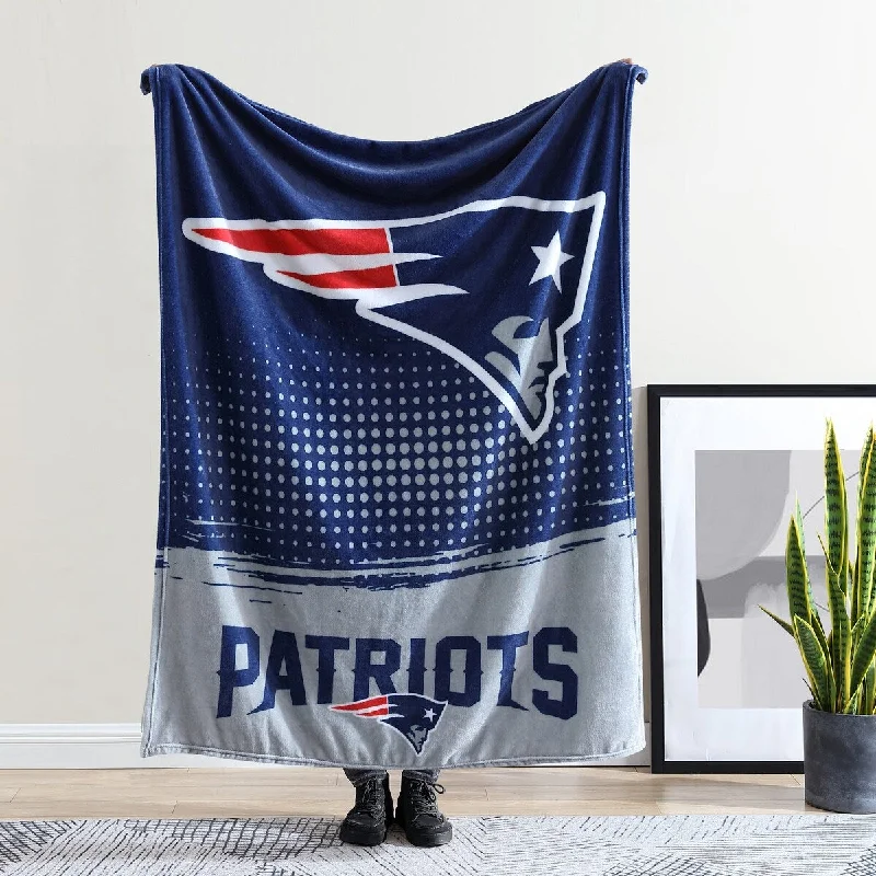 Microfiber blankets that are durable and easy to care forNew England Patriots NFL Licensed Gradual Plush Throw Blanket Microfiber blankets that are durable and easy to care forNew England Patriots NFL Licensed Gradual Plush Throw Blanket