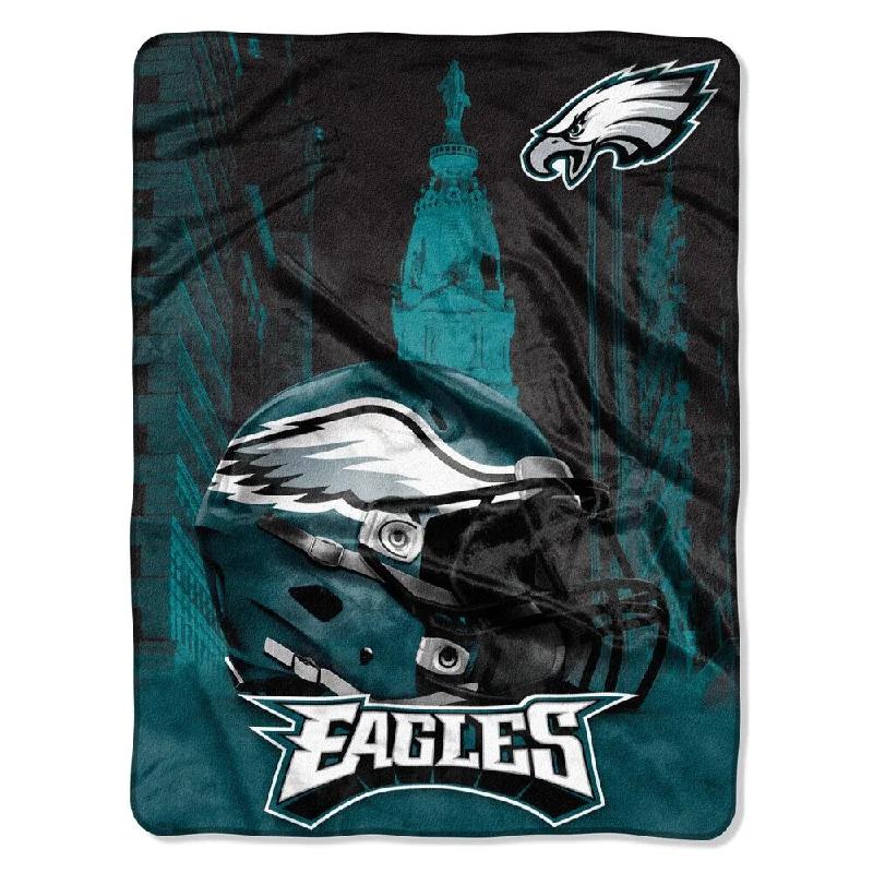 Linen blankets with a rustic and textured lookNFL 071 Eagles Heritage Silk Touch Throw