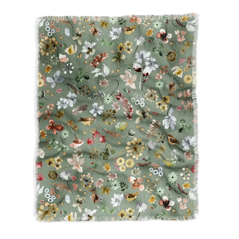 Linen blankets with a rustic and textured lookNinola Design Wild Nature Countryside Green Made To Order Throw Blanket